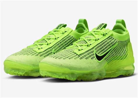 nike air vapormax flyknit schwarz volt|Nike VaporMax Flyknit women's.